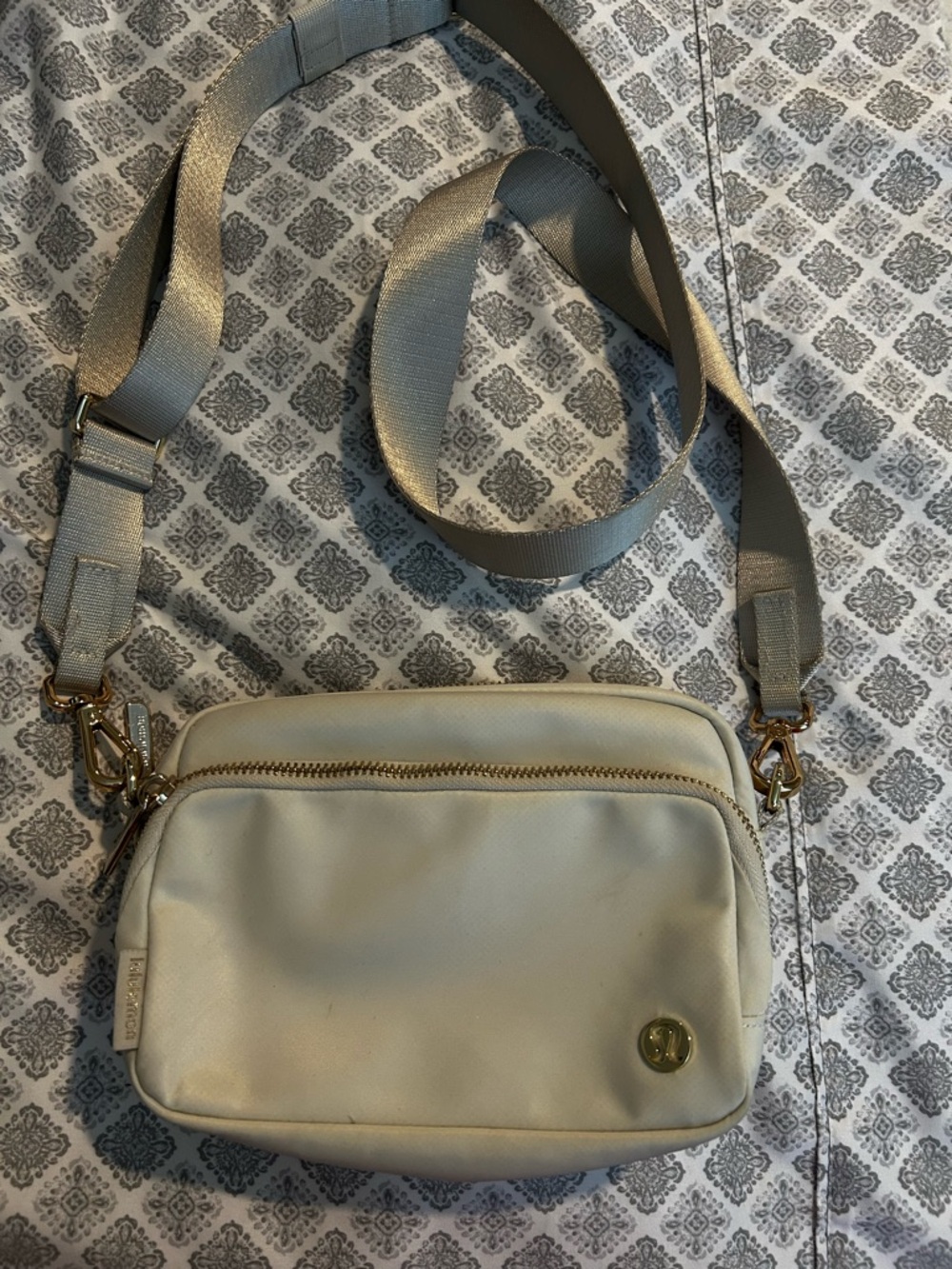lululemon athletica Cream Small Crossbody Pouch with Gold Zipper
